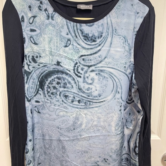 Basler Abstract Pattern Blouse - Picture 2 of 10